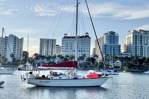 Bees Knees 45ft Creekmore Yacht For Sale