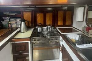 Bees Knees 45ft Creekmore Yacht For Sale