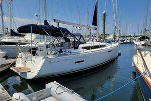 2016 Jeanneau 379 thumbnail 2