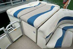 2002 Bennington 257L Pontoon Boat thumbnail 21
