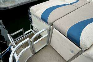 2002 Bennington 257L Pontoon Boat thumbnail 25