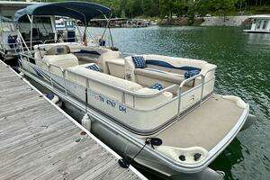 2002 Bennington 257L Pontoon Boat thumbnail 1