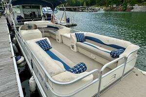 2002 Bennington 257L Pontoon Boat thumbnail 4