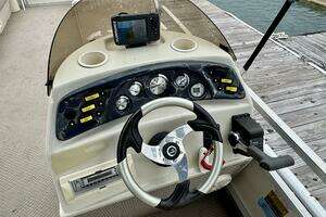 2002 Bennington 257L Pontoon Boat thumbnail 14