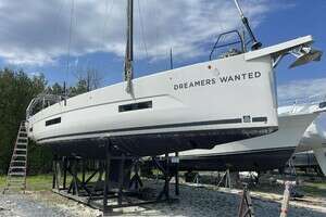 2022 Dufour 530 Ocean Version thumbnail 1