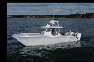34FT (10.64M) COSTA CUSTOM Worth Avenue Yachts