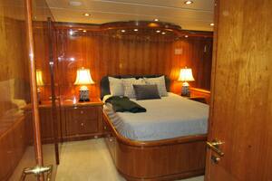 SANCTUARY 100ft Hargrave Yacht For Sale