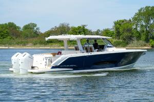 Photo 5308033 for 2025 Regal 43 SAV  