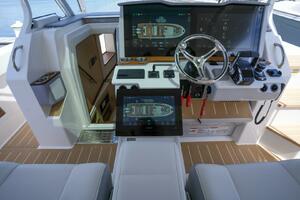 Photo 5308043 for 2025 Regal 43 SAV  