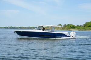 Photo 5308031 for 2025 Regal 43 SAV  