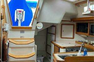 1998 Catalina 42 thumbnail 5