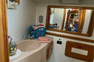 1998 Catalina 42 thumbnail 9