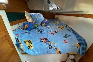 1998 Catalina 42 thumbnail 8