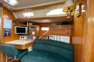 1998 Catalina 42 thumbnail 4