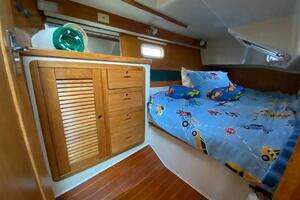 1998 Catalina 42 thumbnail 10