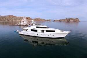 SNOWBORED 2003 Westport Cockpit Motor Yacht Yacht For Sale in San Diego CA