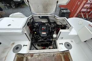 23ft Seaswirl Striper Yacht For Sale