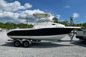 23ft Seaswirl Striper Yacht For Sale