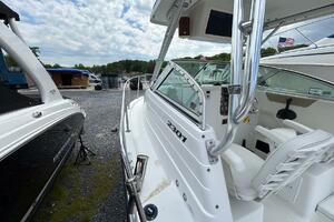 23ft Seaswirl Striper Yacht For Sale