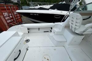 23ft Seaswirl Striper Yacht For Sale