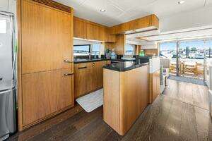 2016 Sunseeker Manhattan 65 thumbnail 98