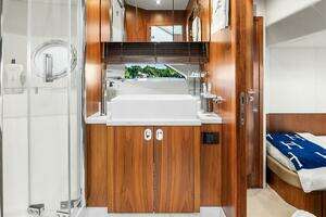 2016 Sunseeker Manhattan 65 thumbnail 72