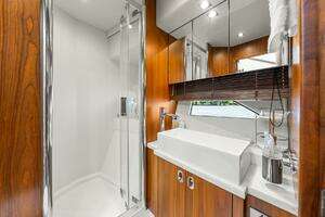 2016 Sunseeker Manhattan 65 thumbnail 70