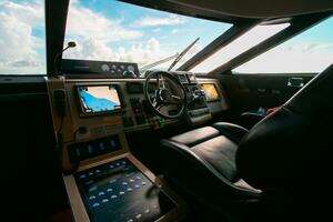 2014 Fairline Squadron 65 thumbnail 20