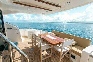 2014 Fairline Squadron 65 thumbnail 19