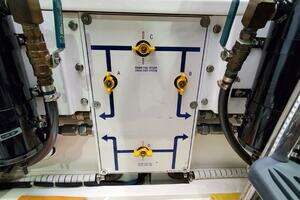 2014 Fairline Squadron 65 thumbnail 41