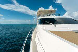 2014 Fairline Squadron 65 thumbnail 10