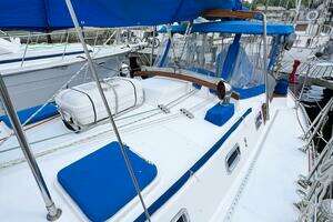 1986 Tayana Vancouver 42 thumbnail 10