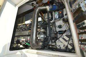 2002 Jupiter 35 Convertible thumbnail 11