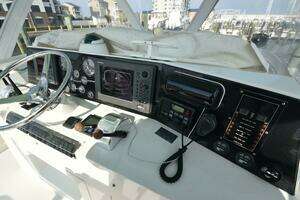 2002 Jupiter 35 Convertible thumbnail 7