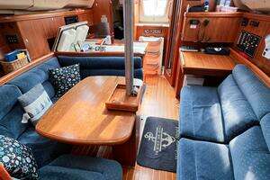 2002 Hunter 356 thumbnail 29