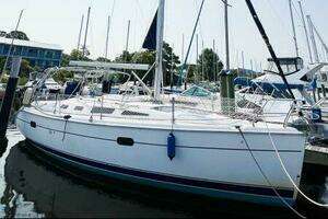 2002 Hunter 356 thumbnail 1