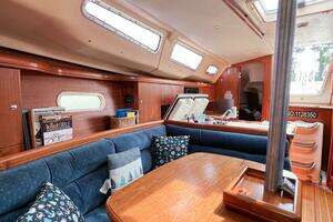 2002 Hunter 356 thumbnail 32