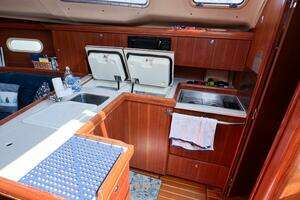 2002 Hunter 356 thumbnail 15