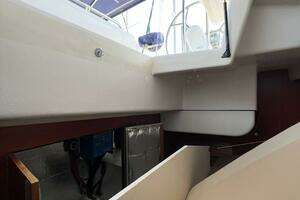 2019 Catalina 425 thumbnail 36