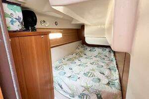 2019 Catalina 425 thumbnail 21