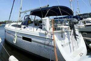 2019 Catalina 425 thumbnail 1