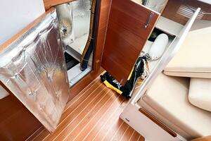 2019 Catalina 425 thumbnail 33