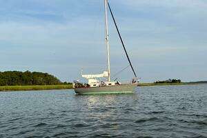 27ft Cape Dory Yacht For Sale