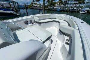 2025 Edgewater 370CC thumbnail 26