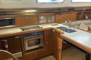Wind Dancer 42ft Hunter Yacht For Sale