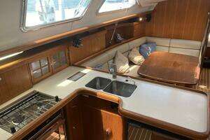 Wind Dancer 42ft Hunter Yacht For Sale