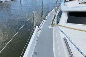 Wind Dancer 42ft Hunter Yacht For Sale