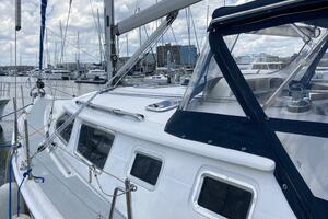 Wind Dancer 42ft Hunter Yacht For Sale