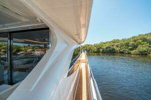 2010 Azimut 75 Fly thumbnail 19