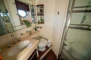 2010 Azimut 75 Fly thumbnail 44